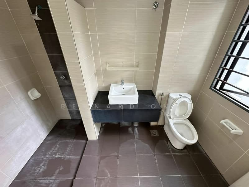 2-storey Terraced House for Sale in Rawang (Selangor) - Bernard Ong - Bathroom - PropertyGuru.com.my