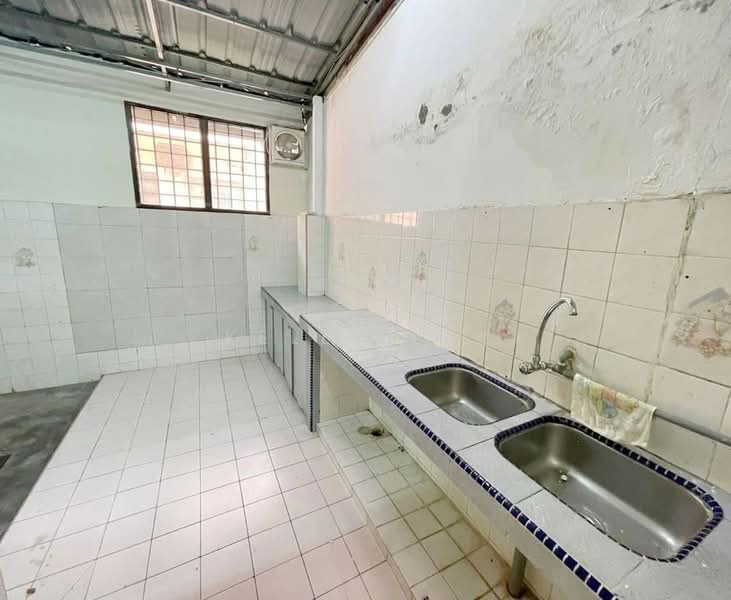 Taman Bukit Maluri untuk Untuk Dijual - RM 1,050,000, Mac 2026 - Kitchen - PropertyGuru.com.my