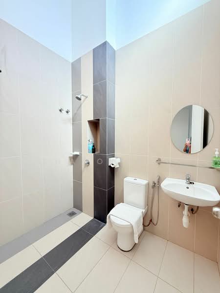 Cluster House for Sale in Taman Mount Austin (Tebrau) - Sharon Ong - Bathroom - PropertyGuru.com.my