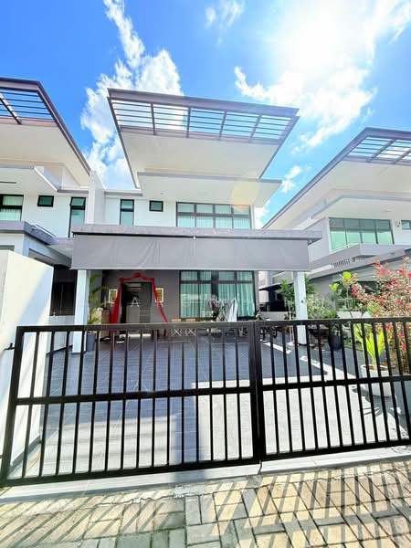 Cluster House for Sale in Taman Mount Austin (Tebrau) - Sharon Ong - Exterior - PropertyGuru.com.my