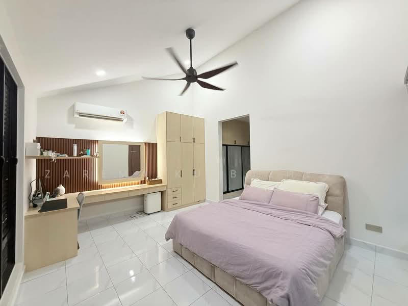 Bungalow for Sale in Puncak Bestari (Puncak Alam) - Zarema Kulbuzheva - Bedroom - PropertyGuru.com.my