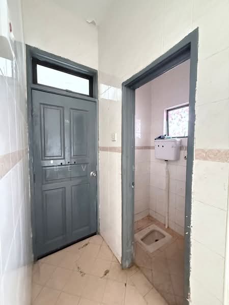 2-storey Terraced House for Rent in Taman Daya (Johor Bahru) - Bevis Hoo - Bathroom - PropertyGuru.com.my