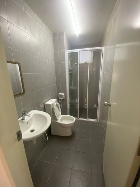 Service Residence for Rent at Savanna Executive Suite @ Southville City - Nurul Waheeda - Bathroom - PropertyGuru.com.my
