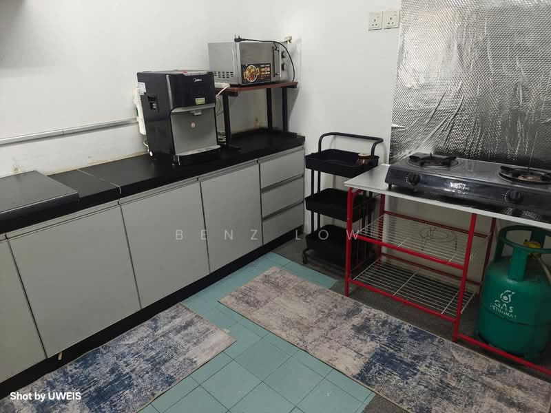 Flat for Rent at Pantai Indah Fasa 1 - Benz Low - Kitchen - PropertyGuru.com.my