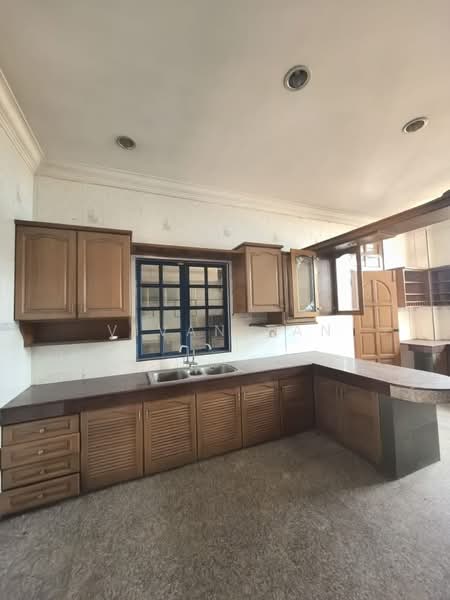 Bungalow House for Sale in Taman Sri Andalas (Klang) - Vivan Tan - Kitchen - PropertyGuru.com.my