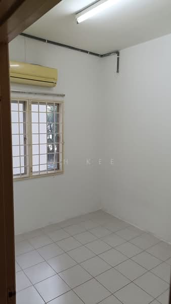 Kondominium untuk Disewa di Midah Ria Condominium - NH Kee - Room - PropertyGuru.com.my