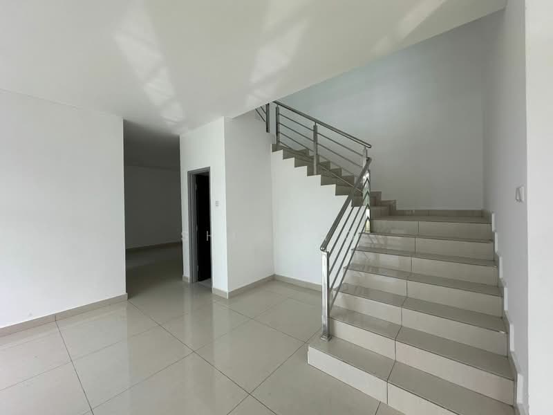 Cluster House for Sale in Taman Bestari Indah (Ulu Tiram) - Shi Ting - Interior - PropertyGuru.com.my