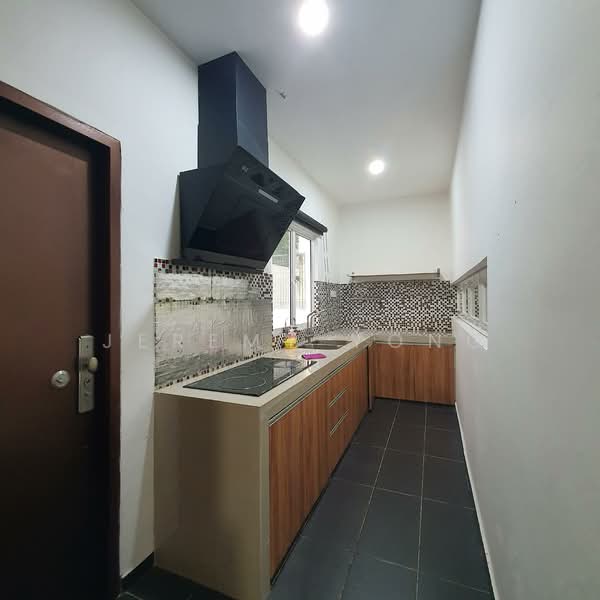 4-storey Terraced House for Rent in Batu 9 (Cheras) - Jeremy Yong - Kitchen - PropertyGuru.com.my