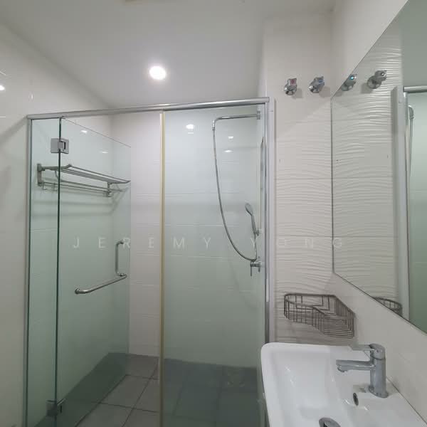 4-storey Terraced House for Rent in Batu 9 (Cheras) - Jeremy Yong - Bathroom - PropertyGuru.com.my