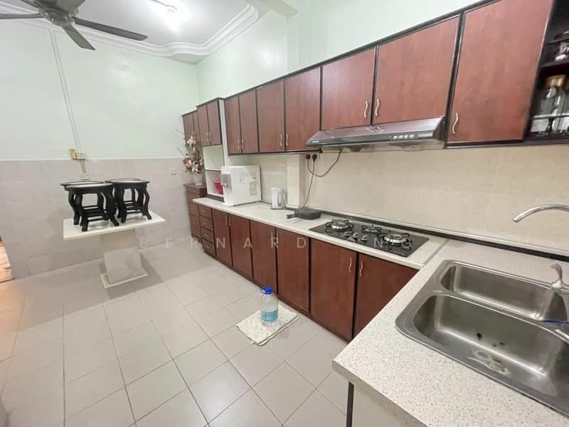 2-storey Terraced House for Sale in Bandar Tasik Puteri (Rawang) - Bernard Ong - Kitchen - PropertyGuru.com.my