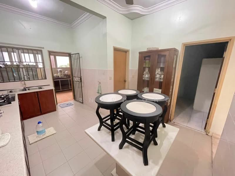 2-storey Terraced House for Sale in Bandar Tasik Puteri (Rawang) - Bernard Ong - Kitchen - PropertyGuru.com.my