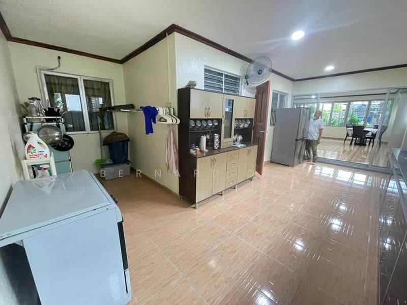 2-storey Terraced House for Sale in Bandar Tasik Puteri (Rawang) - Bernard Ong - Kitchen - PropertyGuru.com.my