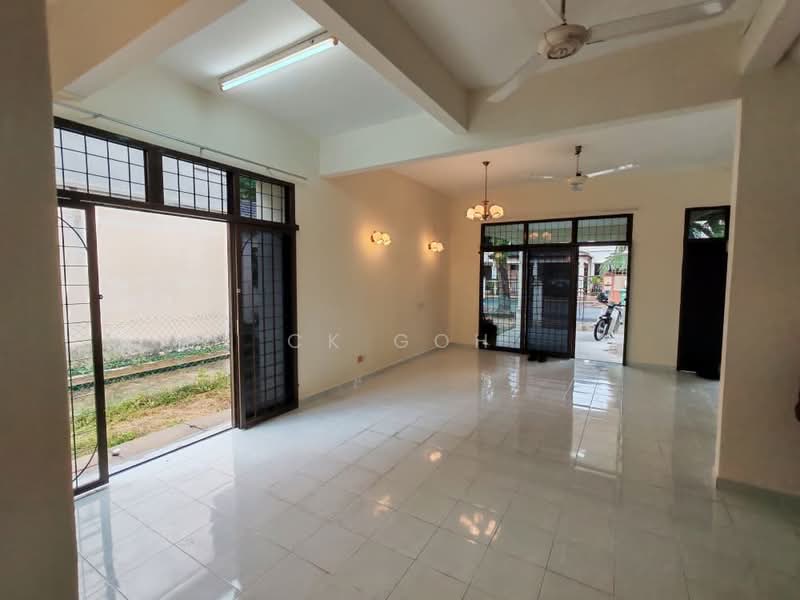 Semi-Detached House for Rent in Batu Ferringhi (Penang) - CK Goh - Living Room - PropertyGuru.com.my