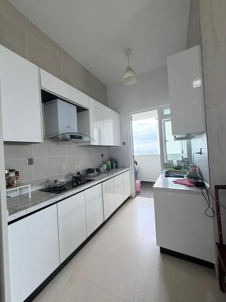 TriTower Residence @ Johor Bahru Sentral untuk Untuk Dijual - RM 1,360,000, Mac 2026 - Kitchen - PropertyGuru.com.my