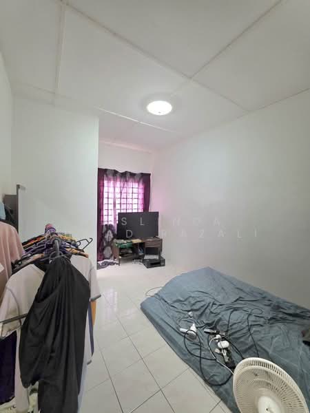 2-storey Terraced House for Sale in Balakong (Selangor) - Haslinda Ahmad Razali - Bedroom - PropertyGuru.com.my