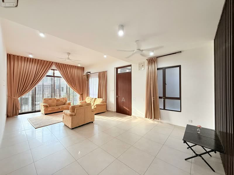 3-storey Terraced House for Sale in Cyberjaya (Selangor) - BILYA ARIFF - Living Room - PropertyGuru.com.my