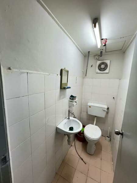 Shop / Office for Rent in Kepong (Kuala Lumpur) - Amy Yap - Bathroom - PropertyGuru.com.my