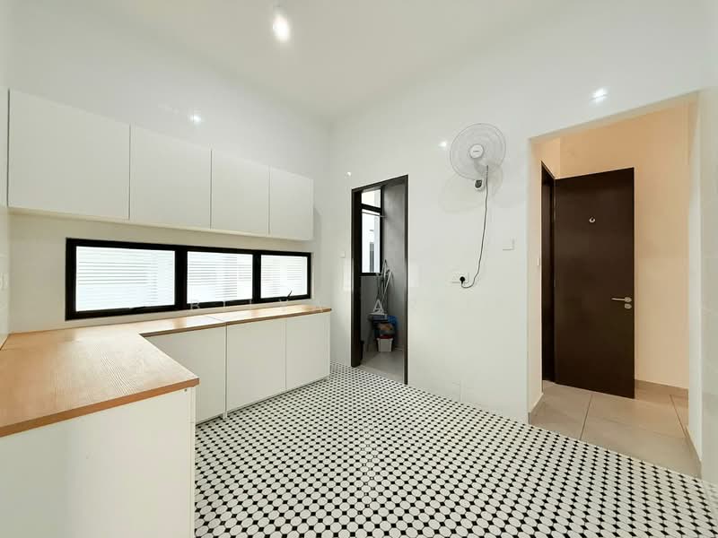 3-storey Terraced House for Sale in Cyberjaya (Selangor) - BILYA ARIFF - Kitchen - PropertyGuru.com.my
