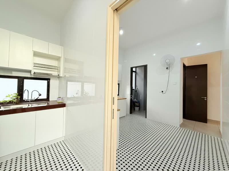 3-storey Terraced House for Sale in Cyberjaya (Selangor) - BILYA ARIFF - Kitchen - PropertyGuru.com.my