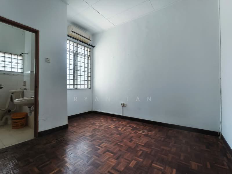 Taman Pasir Putih: Plot 9 (Phase A) untuk Untuk Dijual - RM 430,000, Mac 2026 - Bathroom - PropertyGuru.com.my