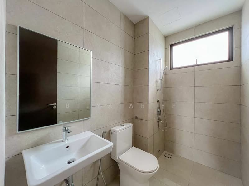 3-storey Terraced House for Sale in Cyberjaya (Selangor) - BILYA ARIFF - Bathroom - PropertyGuru.com.my