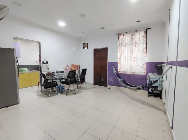 2-storey Terraced House for Sale in Taman Desa Tebrau (Tebrau) - Zach Law - Living Room - PropertyGuru.com.my