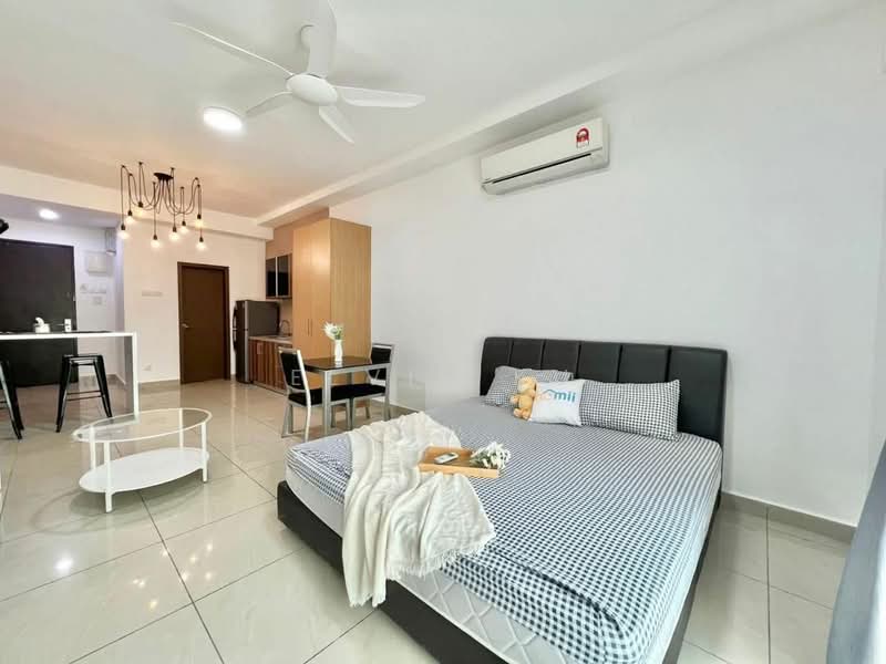 Service Residence for Sale at D'Secret Garden (Pangsapuri Kempas Indah) - Elvis Ku - Bedroom - PropertyGuru.com.my