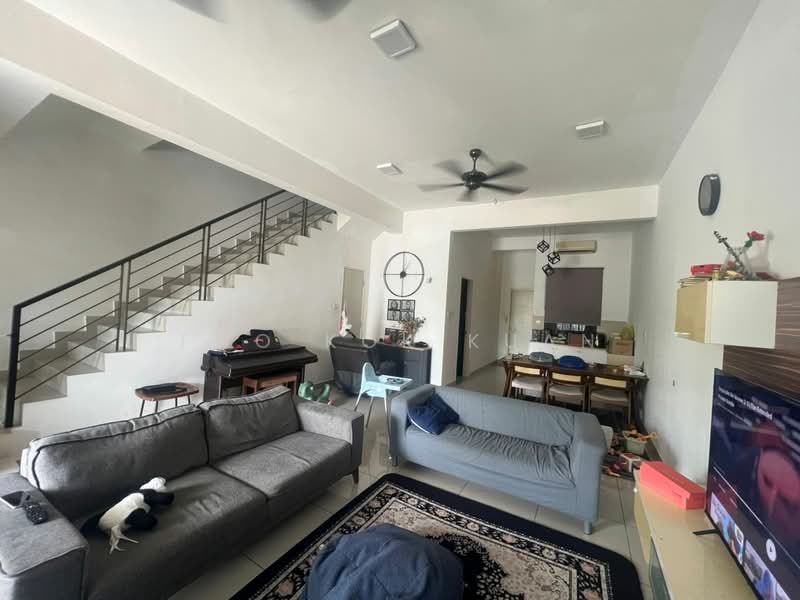 2-storey Terraced House for Sale in Sungai Buloh (Selangor) - Kelton Foo - Living Room - PropertyGuru.com.my