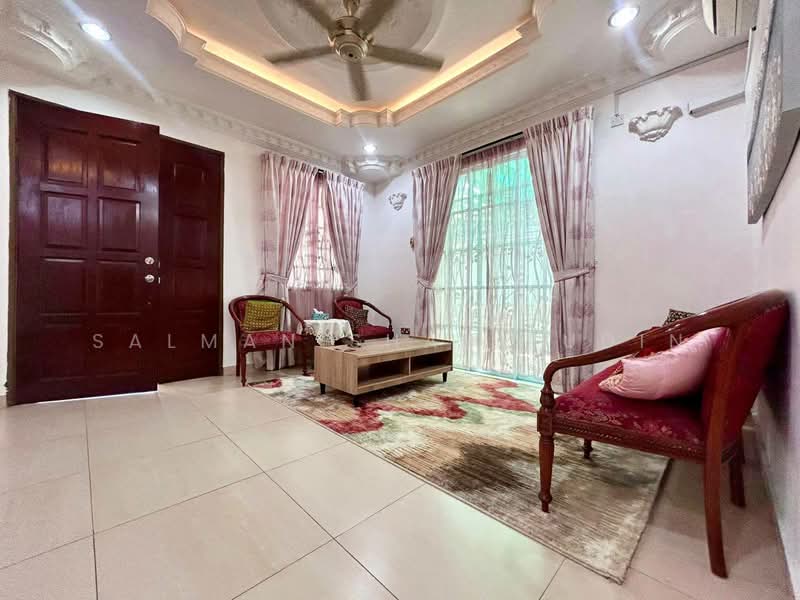 Cluster House for Sale in Shah Alam (Selangor) - Salman Sharifudin - Living Room - PropertyGuru.com.my