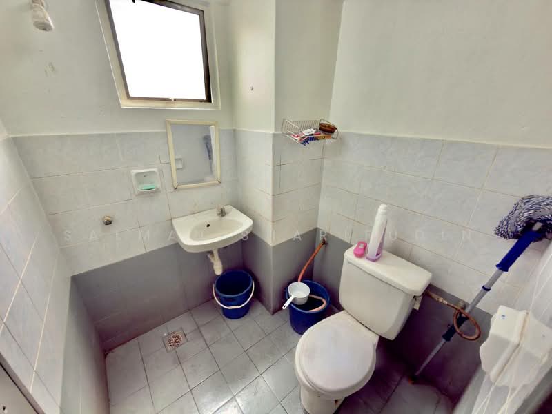Cluster House for Sale in Shah Alam (Selangor) - Salman Sharifudin - Bathroom - PropertyGuru.com.my