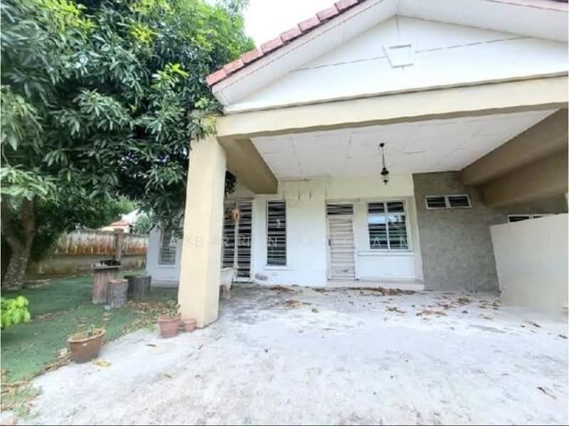 1-storey Terraced House for Sale in Taman Daya (Johor Bahru) - Sabrina Gan - Exterior - PropertyGuru.com.my