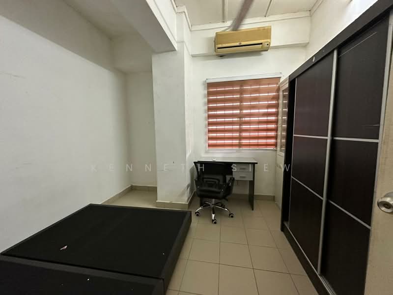 Emerald Hill Condominium untuk Untuk Disewa - RM 1,650 /bulan, Mac 2026 - Bedroom - PropertyGuru.com.my