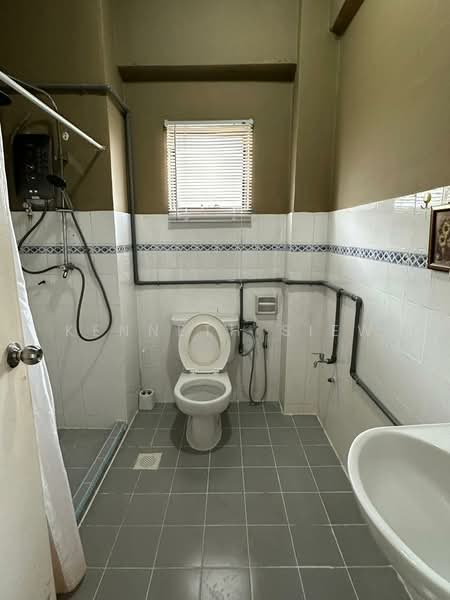 Emerald Hill Condominium untuk Untuk Disewa - RM 1,650 /bulan, Mac 2026 - Bathroom - PropertyGuru.com.my