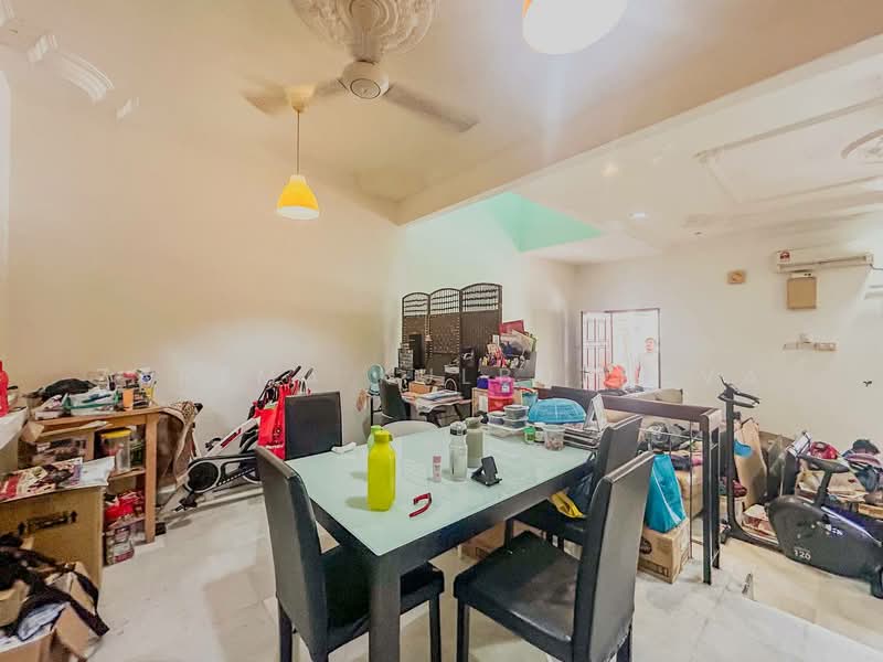 2-storey Terraced House for Sale in Bukit Jelutong (Shah Alam) - Zarema Kulbuzheva - Dining Room - PropertyGuru.com.my