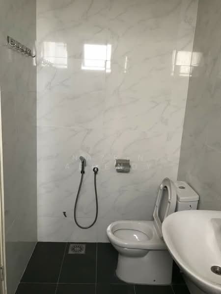 Vista Alam Serviced Apartment untuk Untuk Disewa - RM 1,700 /bulan, Mac 2026 - Bathroom - PropertyGuru.com.my