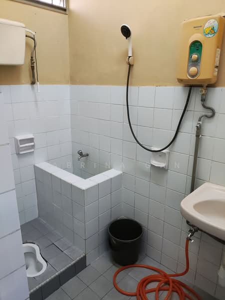Permas Jaya untuk Untuk Dijual - RM 550,000, Mac 2026 - Bathroom - PropertyGuru.com.my