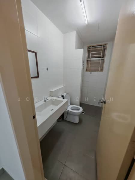 Service Residence for Sale at Platinum Lake PV 21 - Joshua Cheah - Bathroom - PropertyGuru.com.my