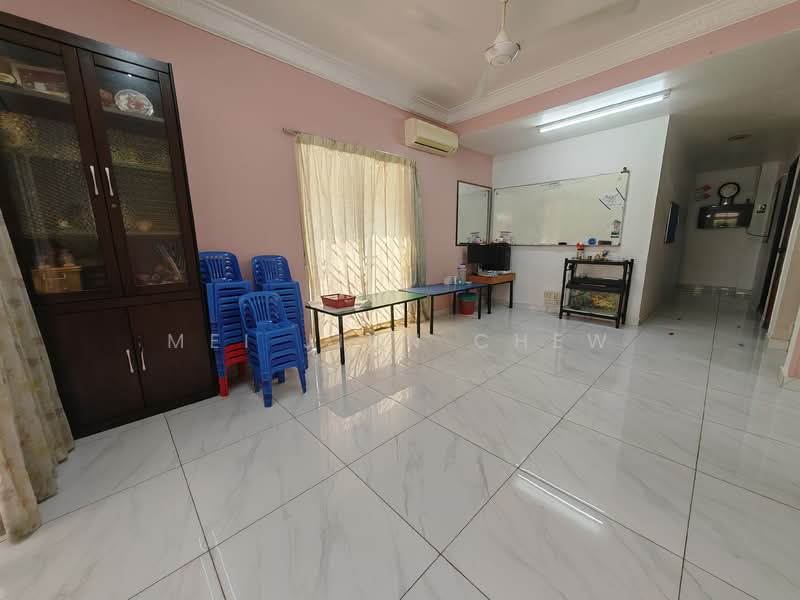 Taman Putra Prima Phase 3E untuk Untuk Dijual - RM 1,199,000, Mac 2026 - Living Room - PropertyGuru.com.my