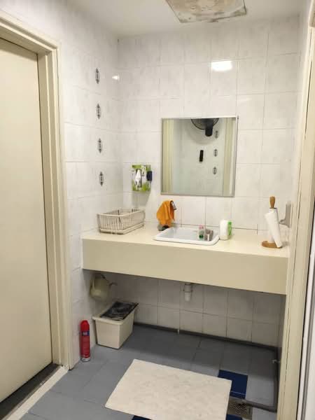 Office for Sale in Damansara Intan (Petaling Jaya) - Sandy Low - Bathroom - PropertyGuru.com.my