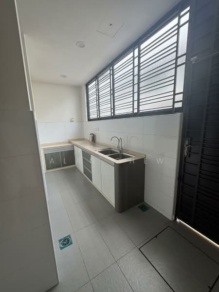2-storey Terraced House for Sale in Taman Seri Austin (Tebrau) - Alan Chew - Kitchen - PropertyGuru.com.my