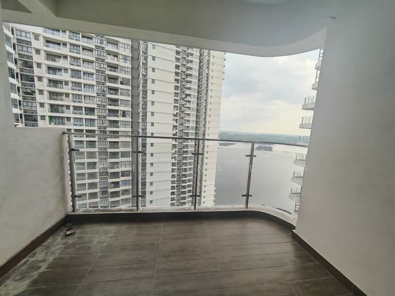 Bay Laurel @ Country Garden Danga Bay untuk Untuk Disewa - RM 2,100 /bulan, Apr 2026 - Balcony - PropertyGuru.com.my