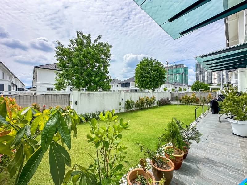 Semi-Detached House for Sale in Semenyih (Selangor) - Ahmad Ikhwan Arif - Exterior - PropertyGuru.com.my