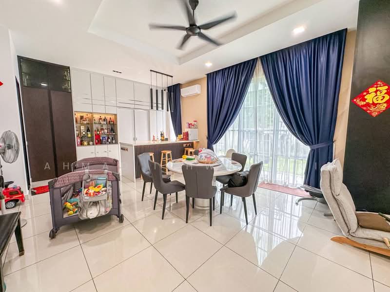Semi-Detached House for Sale in Semenyih (Selangor) - Ahmad Ikhwan Arif - Dining Room - PropertyGuru.com.my