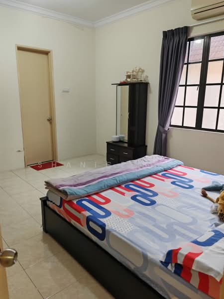 Semi-Detached House for Sale in Bandar Nusaputra (Puchong) - Shanice Low - Bedroom - PropertyGuru.com.my