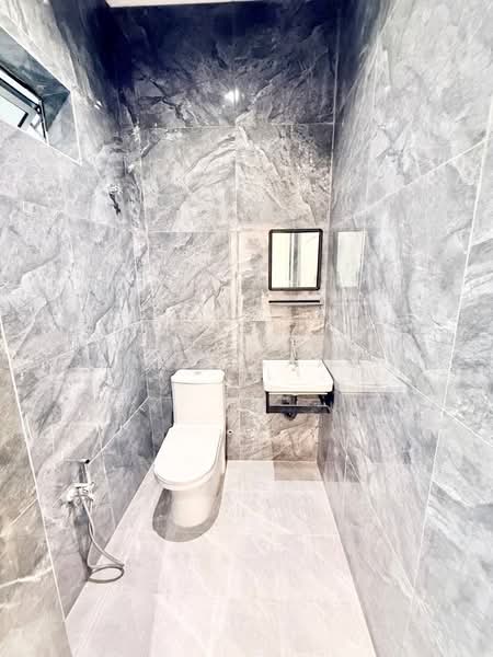 Taman Puchong Indah untuk Untuk Dijual - RM 585,000, Mac 2026 - Bathroom - PropertyGuru.com.my