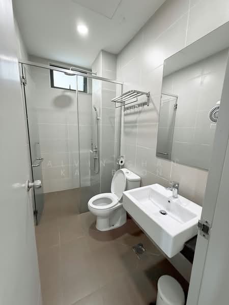 Atlantis Residences (Pangsapuri Atlantis Kota Syahbandar) untuk Untuk Disewa - RM 3,000 /bulan, Mac 2026 - Bathroom - PropertyGuru.com.my