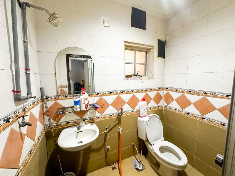 2-storey Terraced House for Sale in Selayang (Selangor) - Ahmad Ikhwan Arif - Bathroom - PropertyGuru.com.my