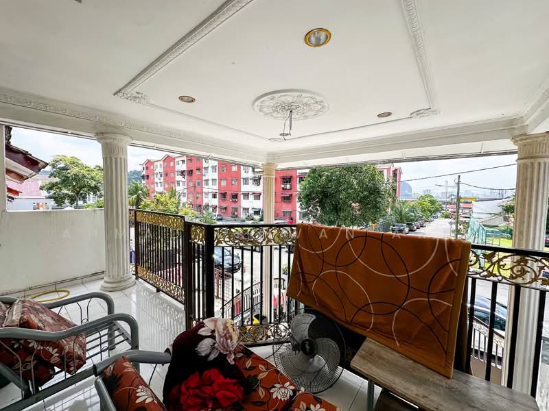 2-storey Terraced House for Sale in Selayang (Selangor) - Ahmad Ikhwan Arif - Balcony - PropertyGuru.com.my