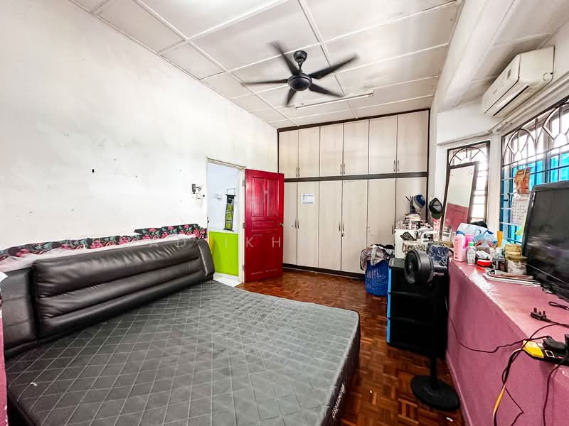 2-storey Terraced House for Sale in Selayang (Selangor) - Ahmad Ikhwan Arif - Bedroom - PropertyGuru.com.my