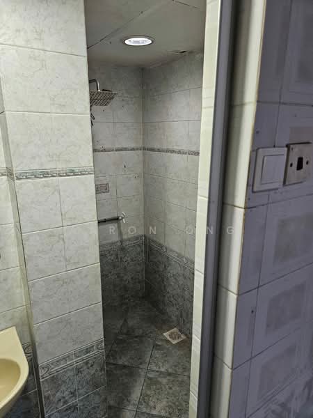 Apartment for Sale at Teratai Mewah Apartment Block 15,17,19,21 - Aaron Ong - Bathroom - PropertyGuru.com.my